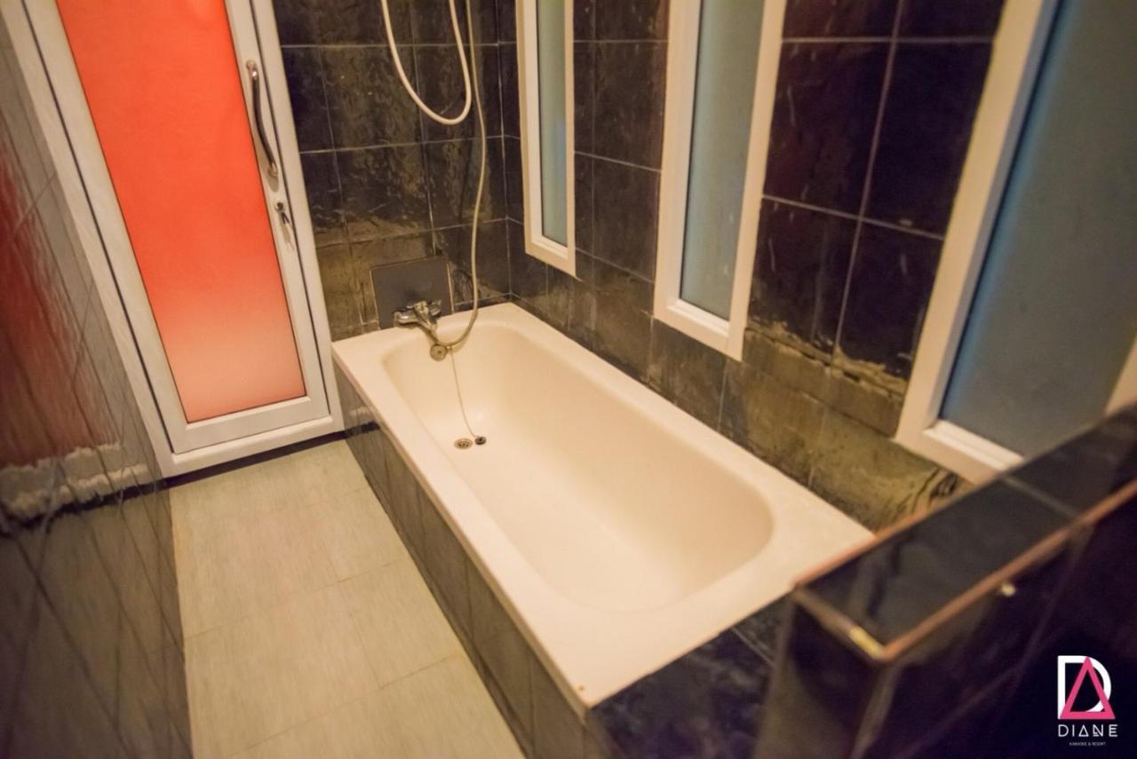 Diane Hotel Phetcsaburi Kültér fotó