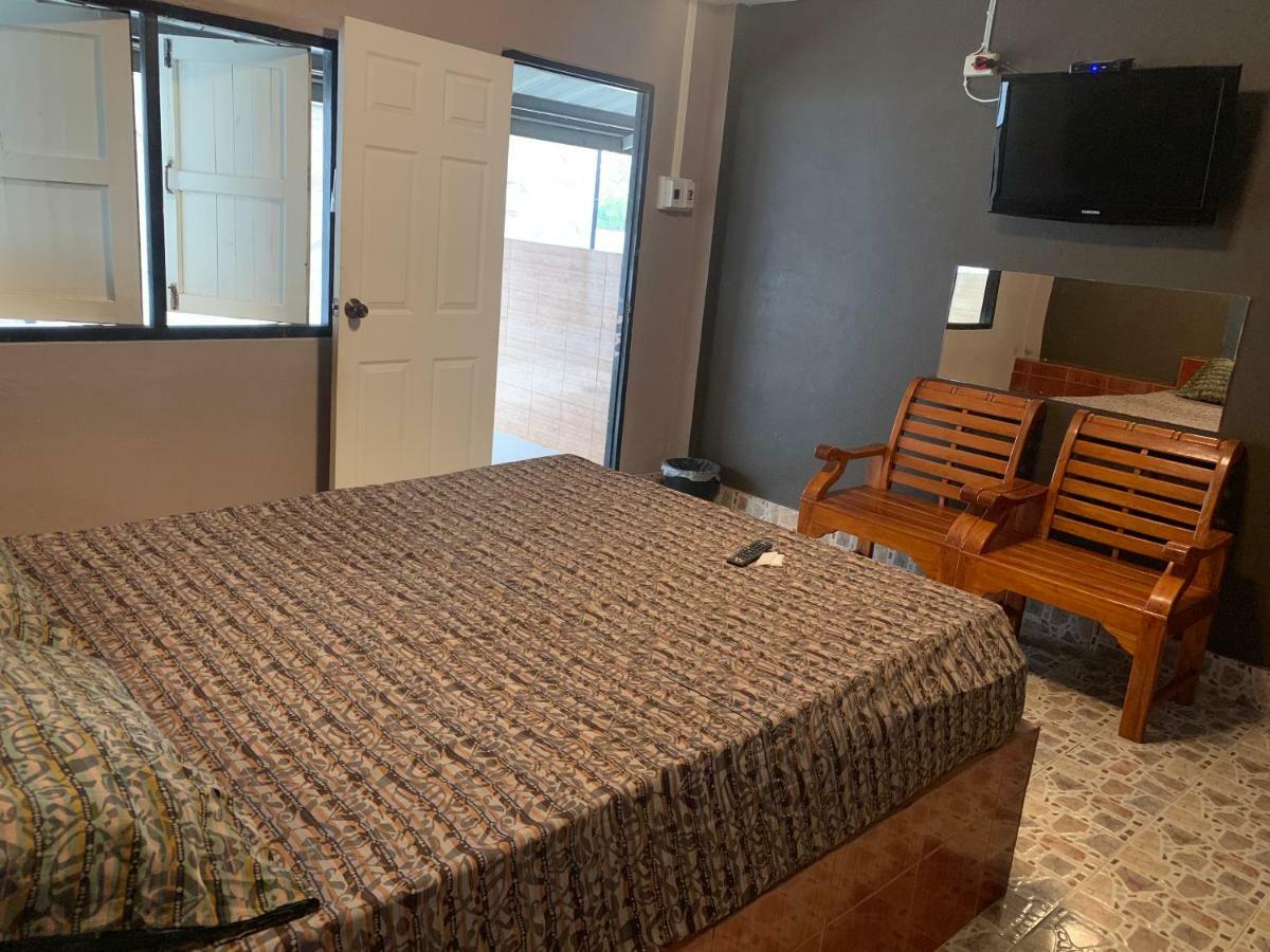 Diane Hotel Phetcsaburi Kültér fotó